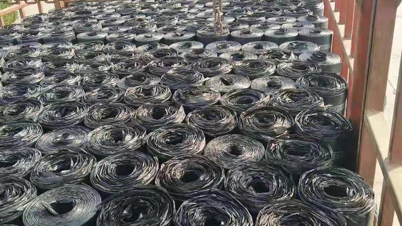 钢结构屋面防水材料如何选择？关键在于材料性能与施工工艺