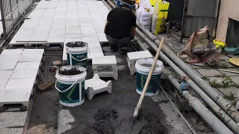目前，市场上常见的农村自建房顶防水涂料主要有以下几种：